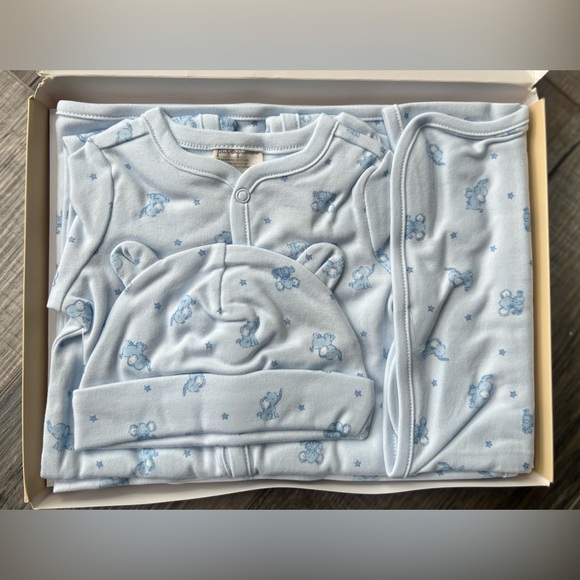 Blue Baby Gift Set with Outfit, Hat and Blanket - Picture 3 of 6